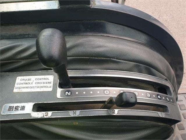 Équipement agricole compact Kubota ST30 – 3 404 h – 4x4 – Cabine – HST