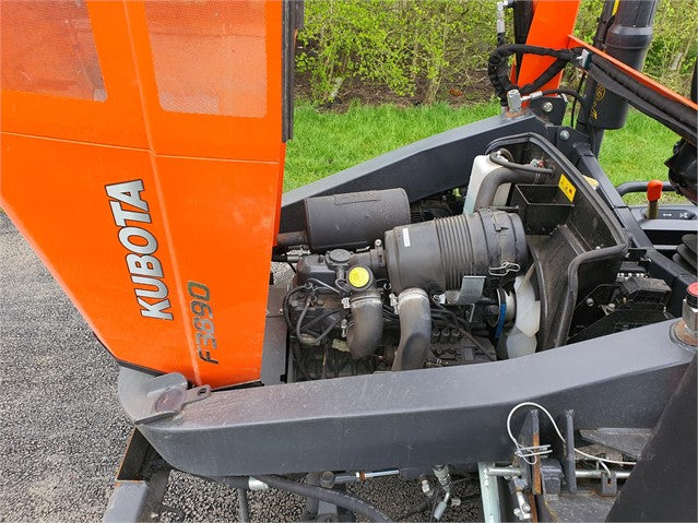 Tondeuse autoportée Kubota F3890 – 2018 – 37 ch – 4RM – Occasion