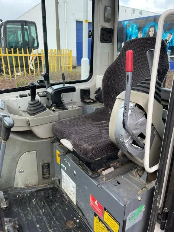 Mini-pelle Takeuchi TB216 – 2015 -Occasion