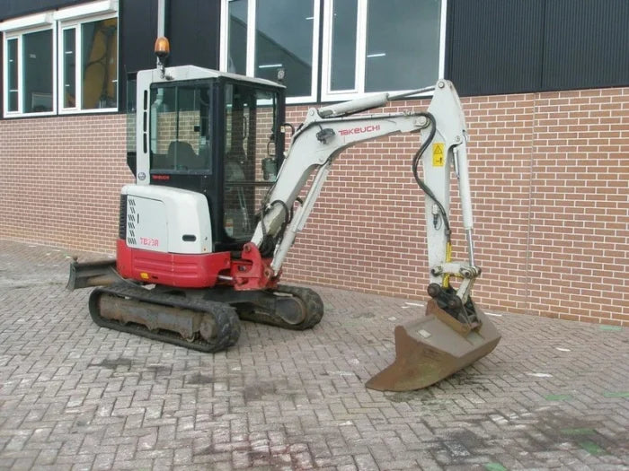 Mini-pelle Takeuchi TB23R – 2012 – 4 150 h – Occasion