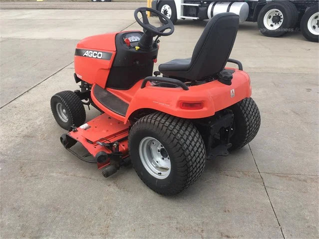 Tondeuse autoportée AGCO 2027H 2009 27 ch