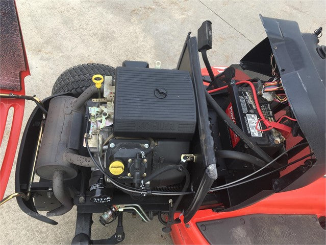 Tondeuse autoportée AGCO 2027H 2009 27 ch